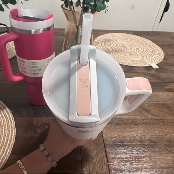 Stanley 40oz Quencher H2.0 Tumblers - Picture 5 of 10